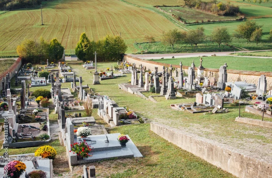Information: le prêtre de notre secteur viendra bénir le cimetière et les tombes ce vendredi 21 novembre…