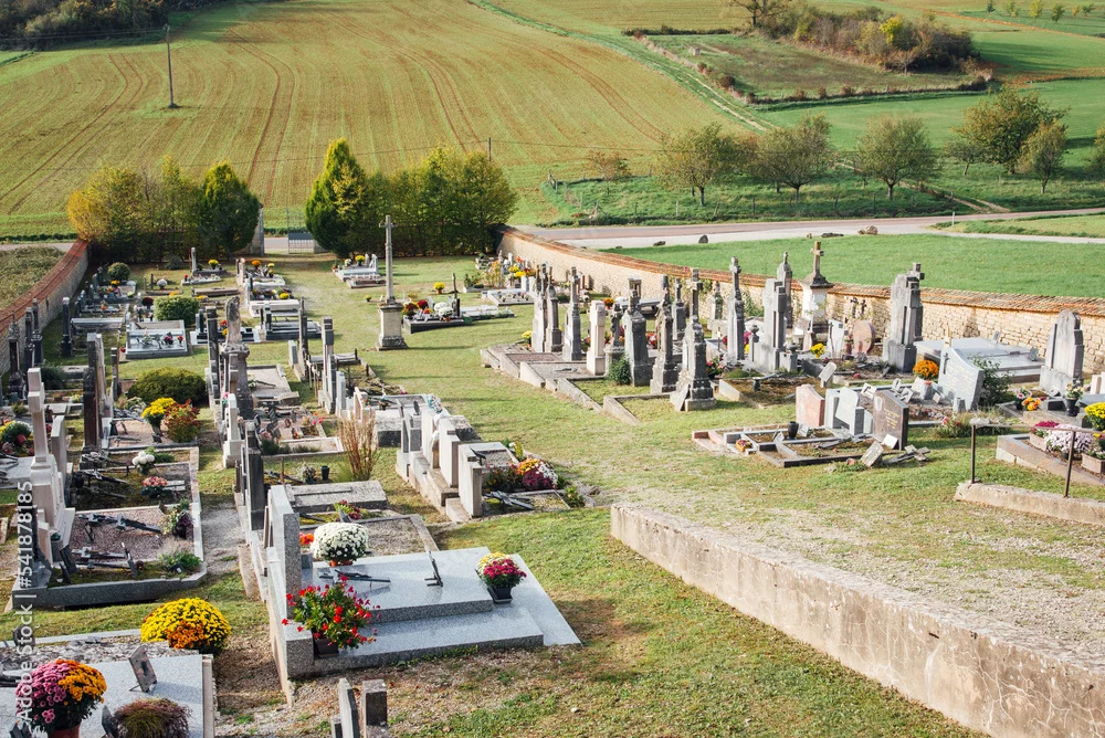 Information: le prêtre de notre secteur viendra bénir le cimetière et les tombes ce vendredi 21 novembre à 10h10 sur place.